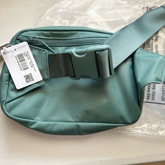 NWT Lululemon Everywhere Belt Bag LARGE Tidewater Teal New - Picture 9 of 11